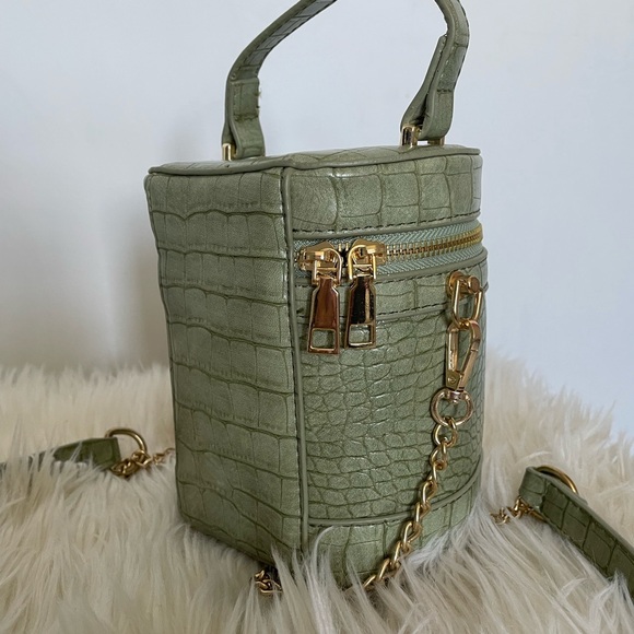 Green Croc type print crossbody bag - Picture 3 of 6